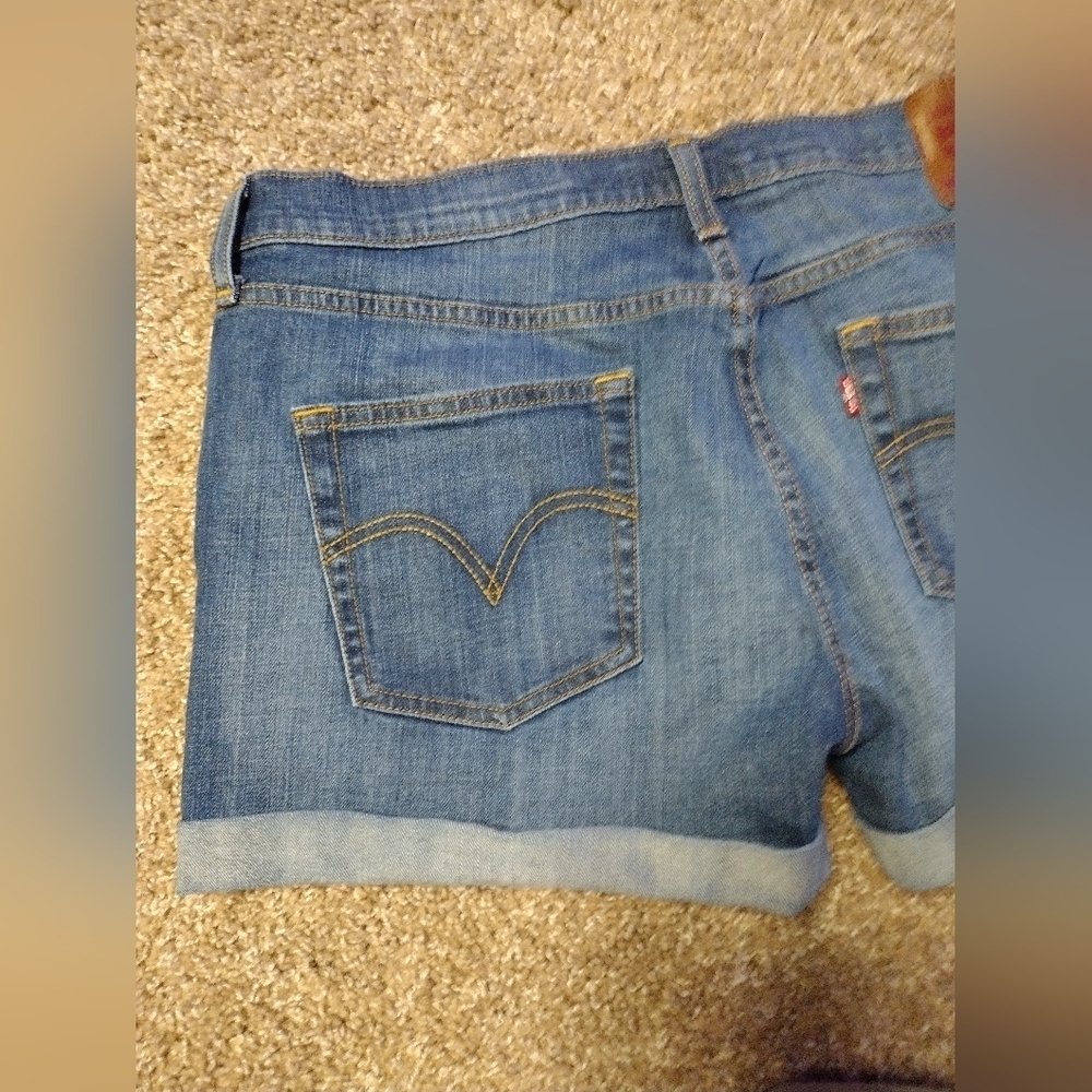 Levi Strauss Denim Roll Cuff Shorts NWOT - Picture 9 of 13